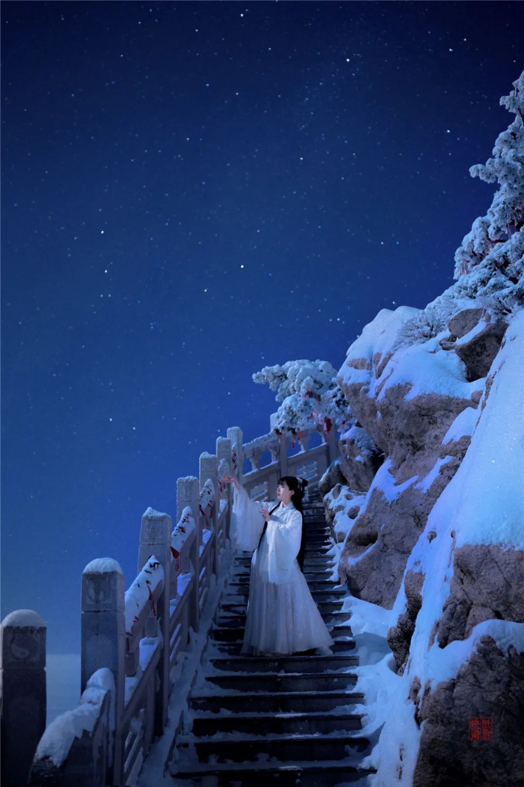 当老君山雪景邂逅汉服惊艳到你了吗
