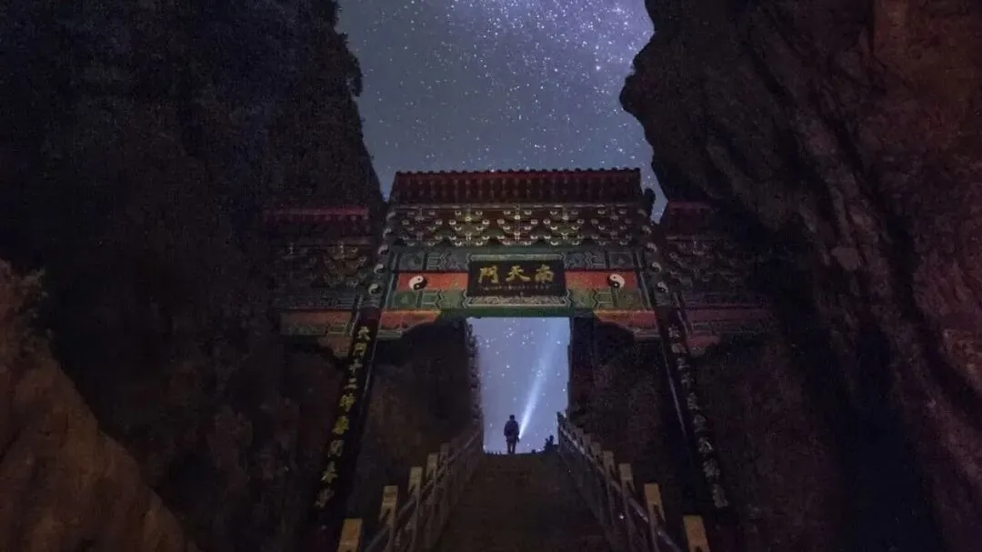 文章附图